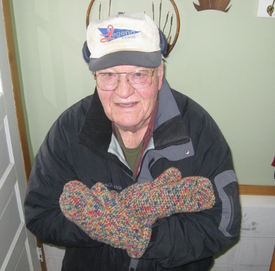 dennis-in-new-mittens-400x395