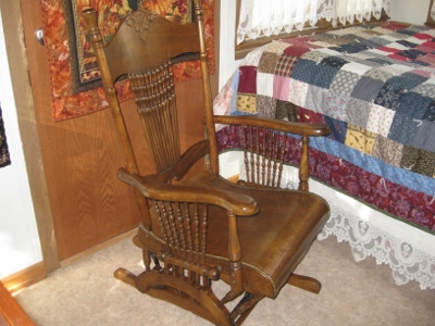 Mom and Dad's Rocking Chair 001 (400x300)