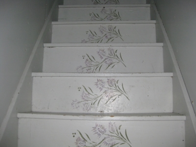 stairway-to-the-annex-400x300