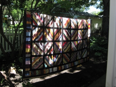 Dennis' Quilt on the Line 001 (400x300)